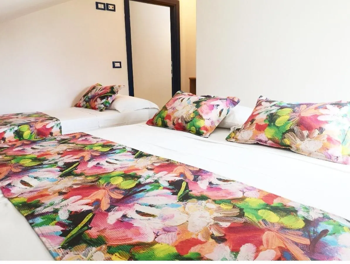 Villa Maria Apartments nel Cuore di Riccione 0*,  Italia