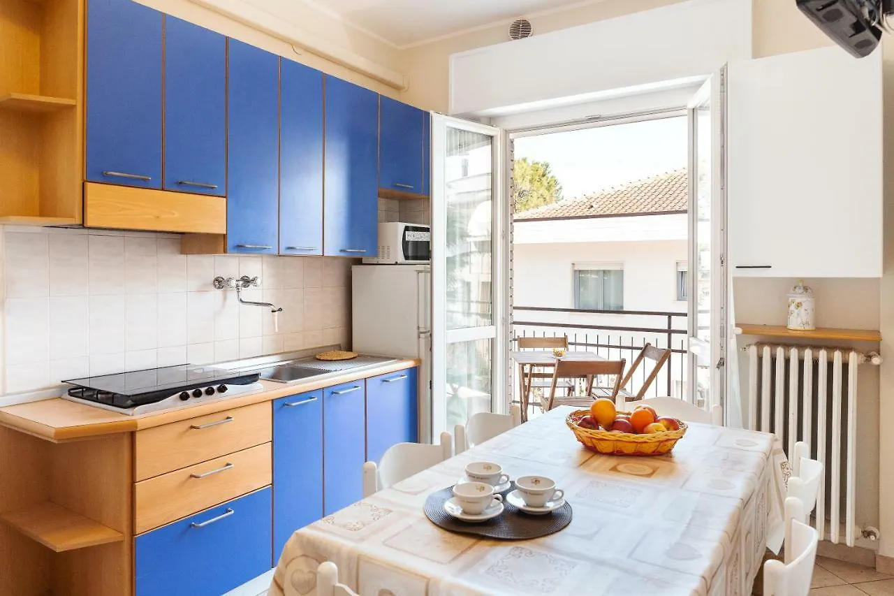 Villa Maria Apartments nel Cuore di Riccione Italia