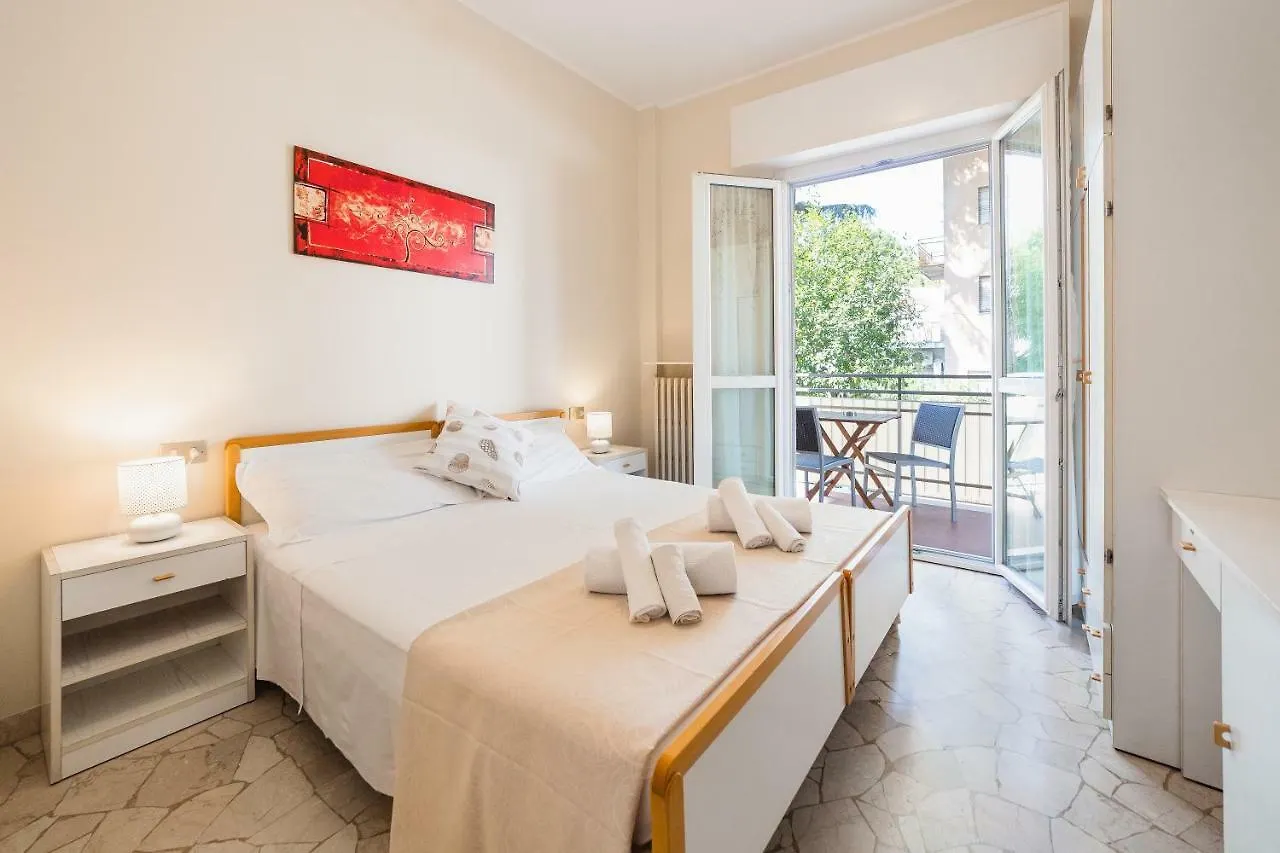 Villa Maria Apartments nel Cuore di Riccione Italia
